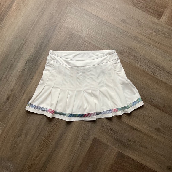 Lucky in Love Pants - Lucky in Love Linen Nouveau Pleated Tennis Skort Womens Medium White Rainbow Hem